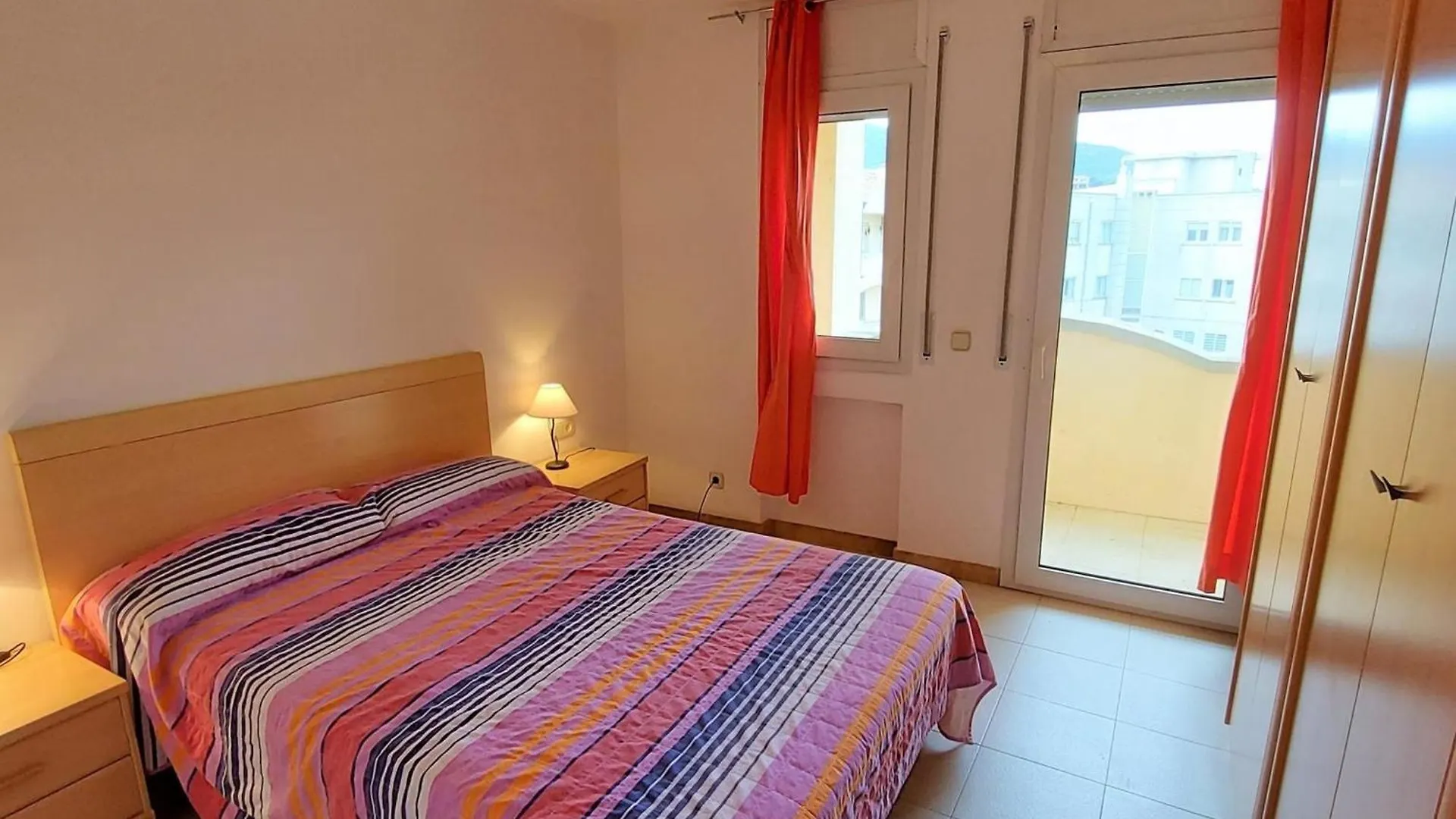 Duplex Con Piscina En El Centro Del Puerto De Llanca, Cerca De Playas Y Comercios - Es-170-34